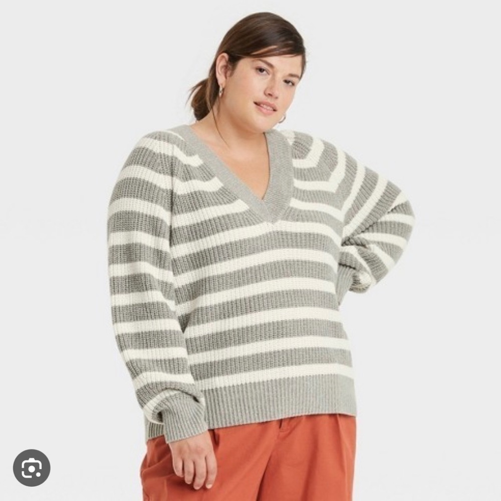 NWT A New Day Chunky Striped V-Neck Pullover Sweater in Size Small - Picture 2 of 4